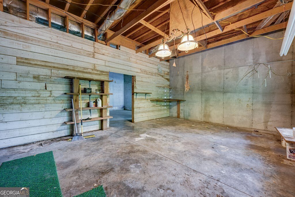 9327 Highway 52 Chatsworth - 32