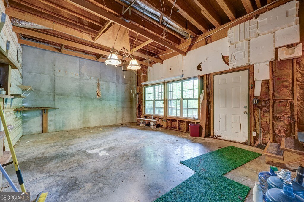 9327 Highway 52 Chatsworth - 39