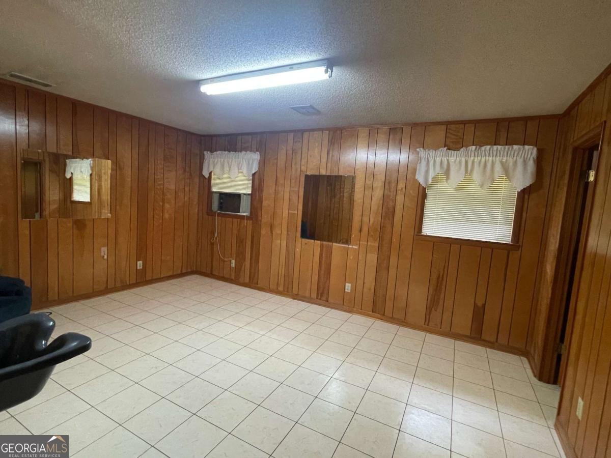 404 Baker Street Glennville - 18