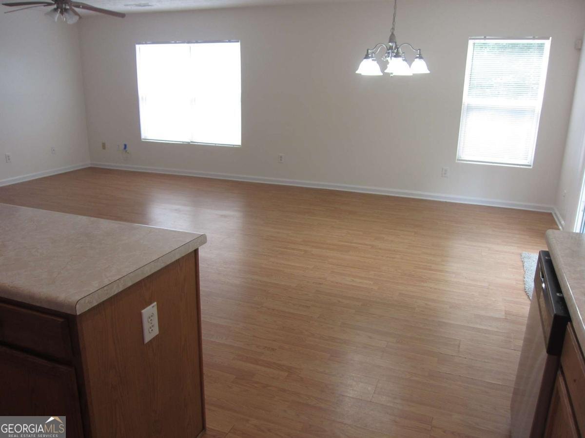 215 Silver Spring Street Dallas - 10