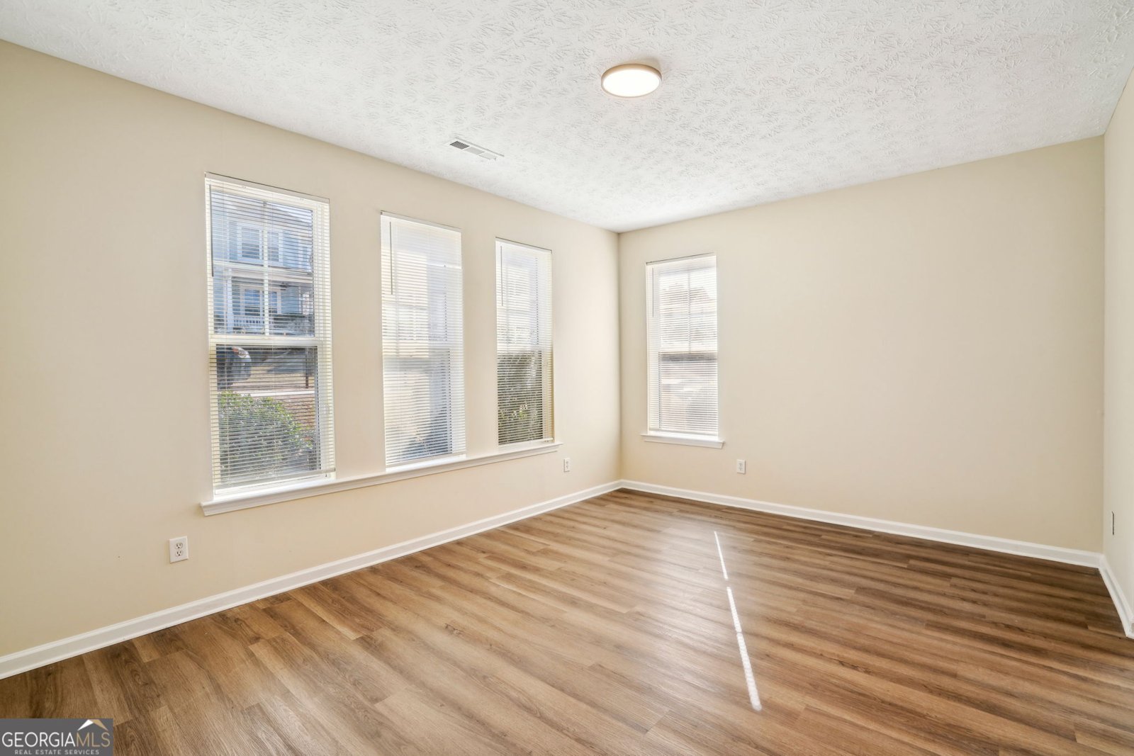 4593 Parkway Circle Atlanta - 23