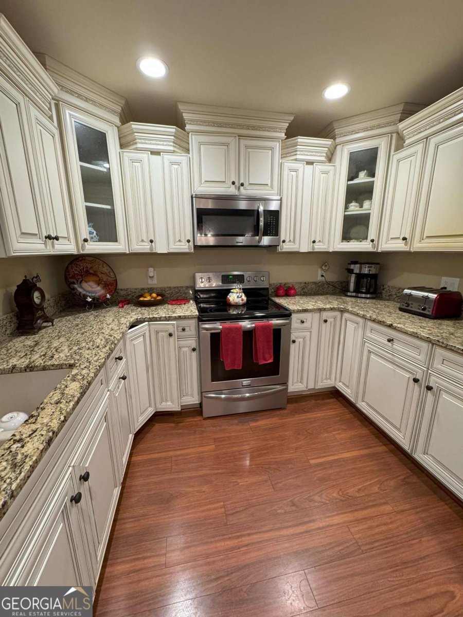 334 EAGLE Circle Dillard - 17