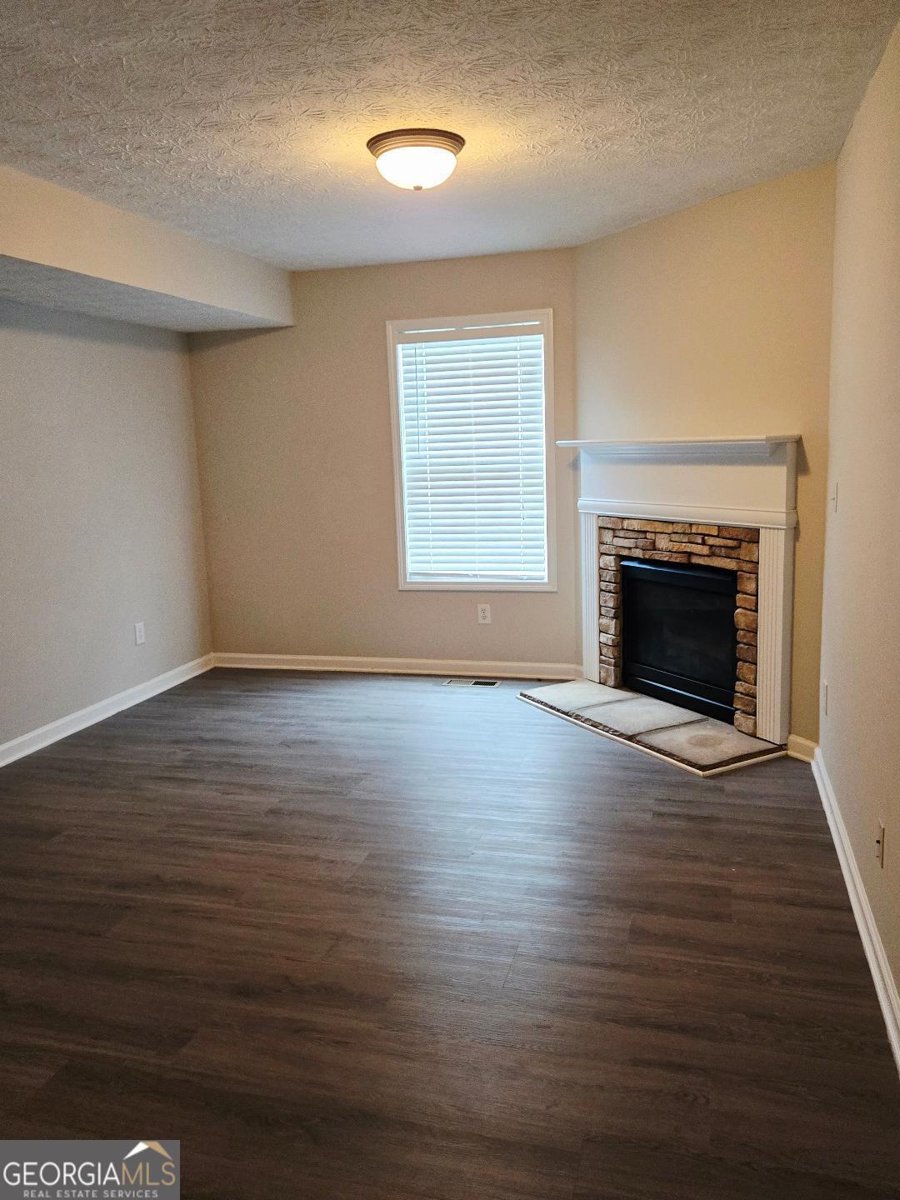 204 Twin Pines Court Dallas - 4