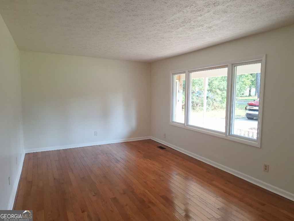 1261 Glenn Carrie Road Hull - 3