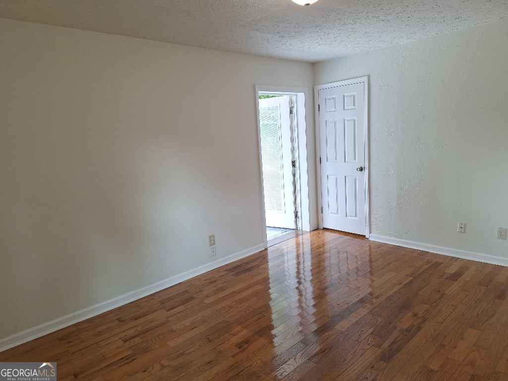 1261 Glenn Carrie Road Hull - 9