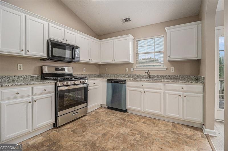 1501 BUCKINGHAM Place Stockbridge - 6