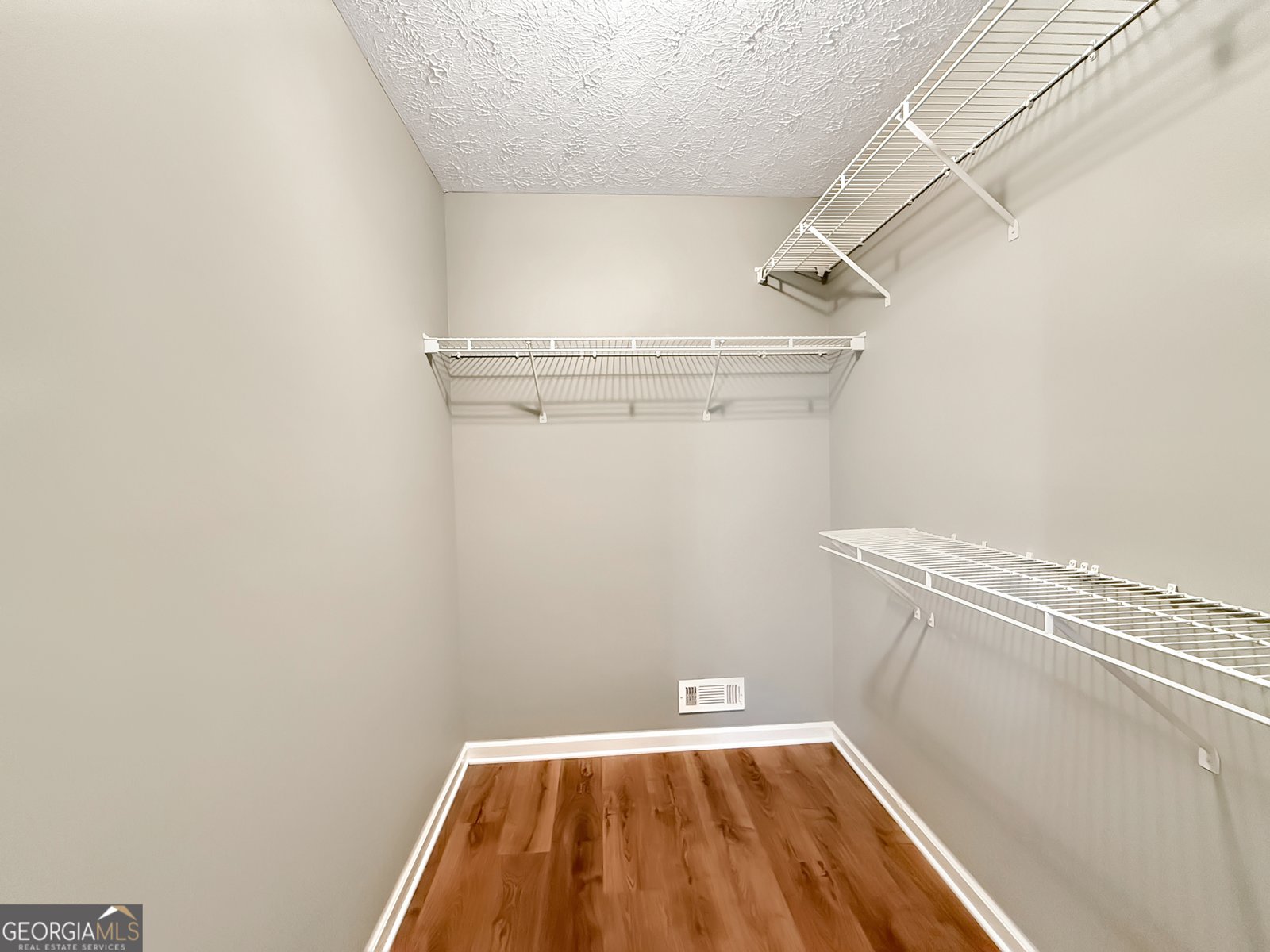 106 Oakwood Circle Stockbridge - 11