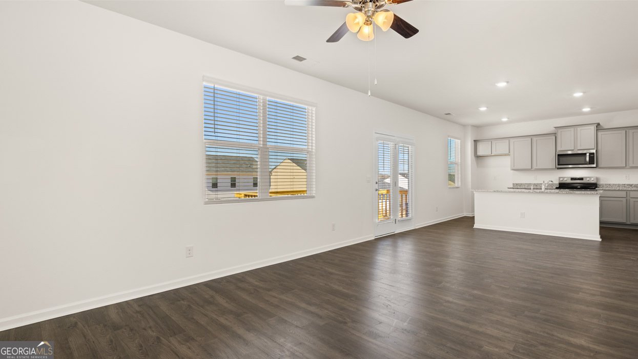636 WHITMAN Lane Stockbridge - 25