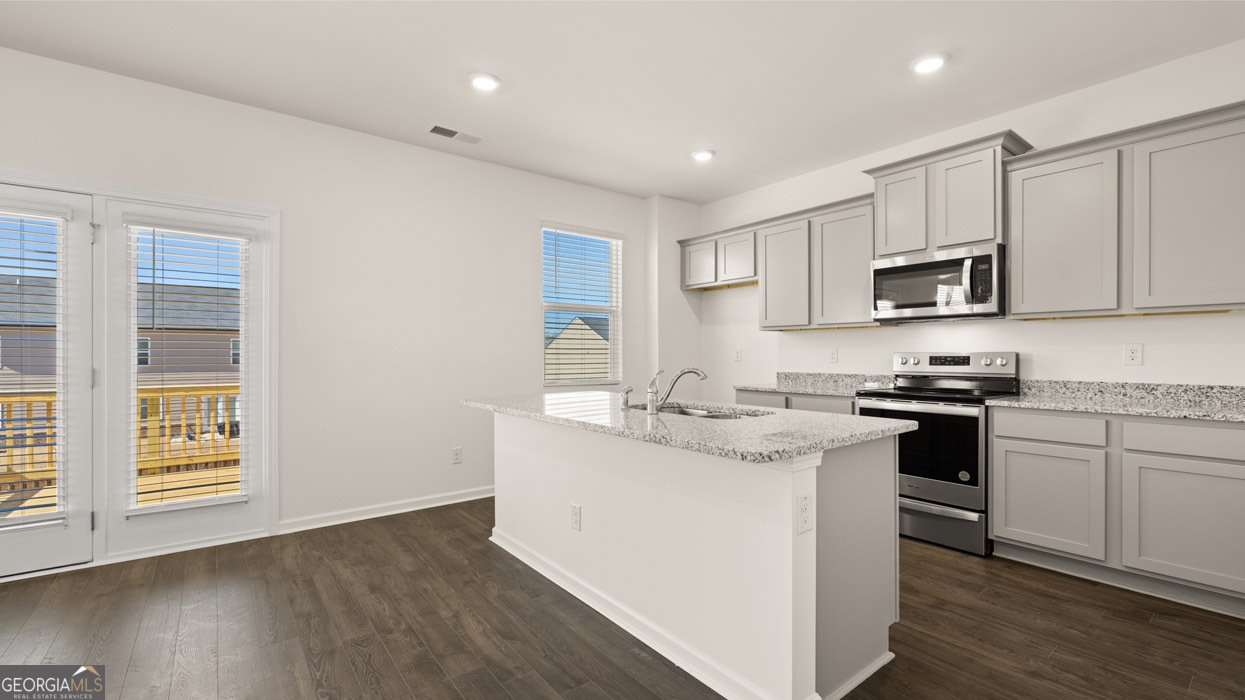 636 WHITMAN Lane Stockbridge - 8