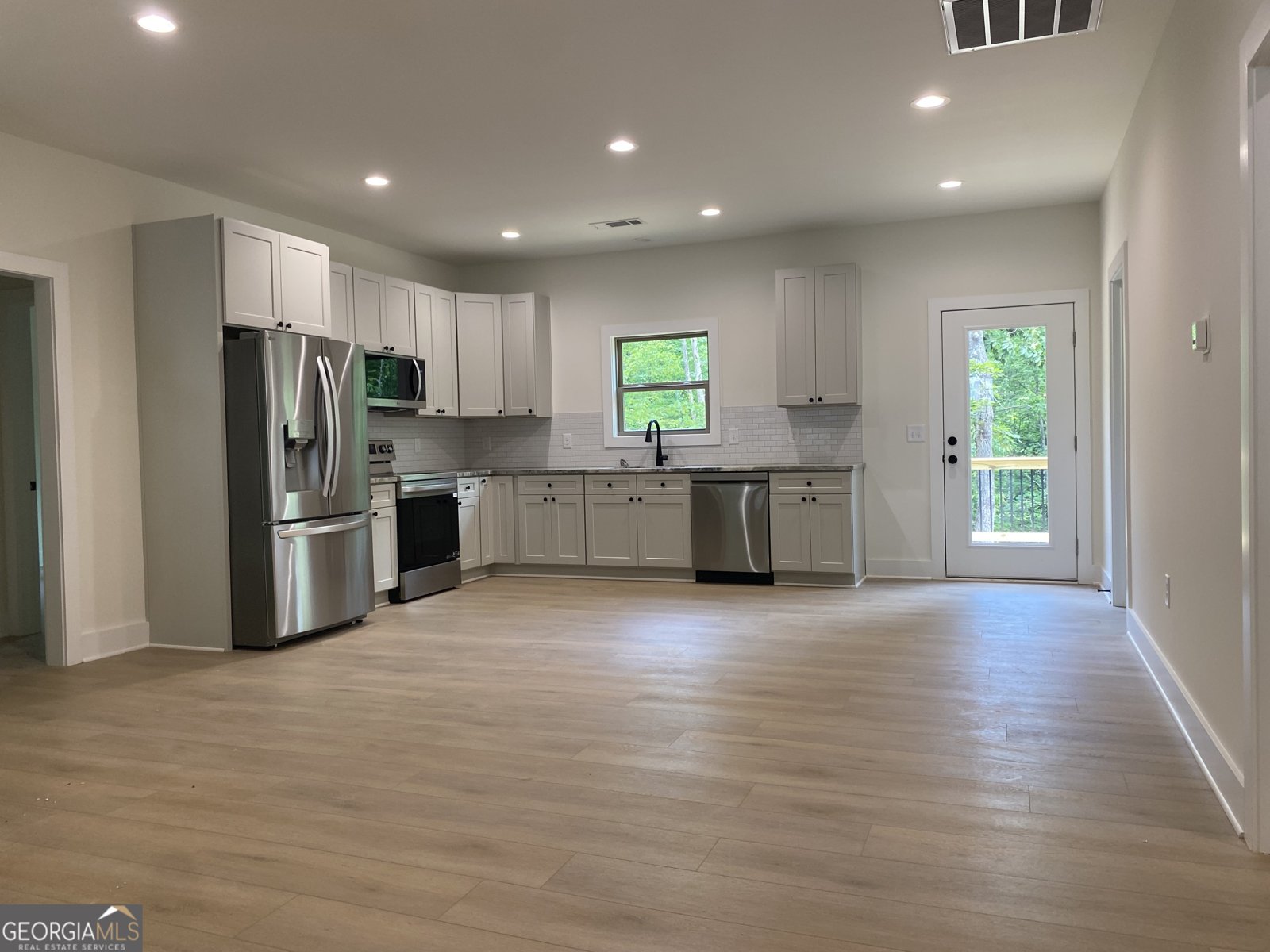 175 Tradewinds Road Cleveland - 3