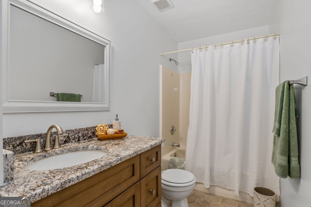 1668 INDEPENDENCE Drive Douglasville - 16