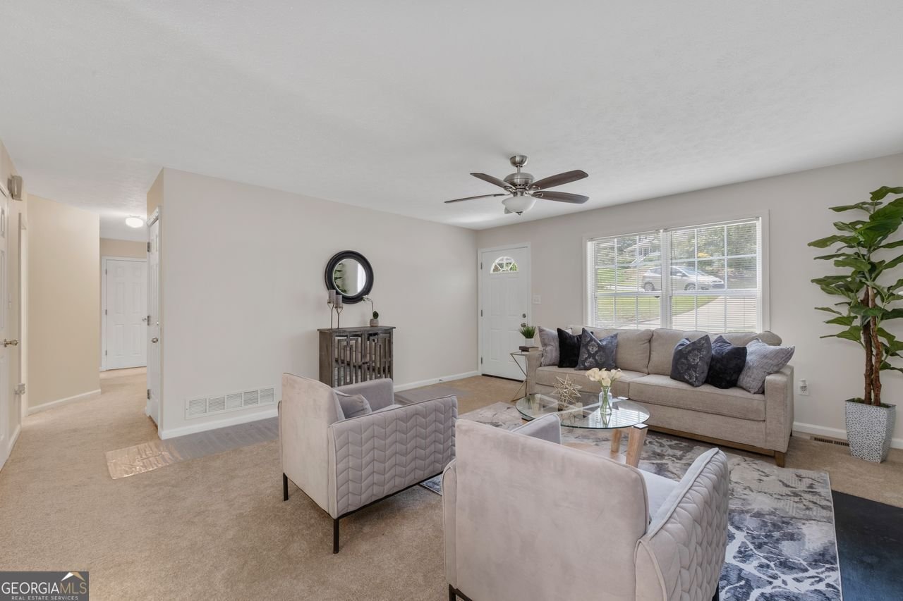 1668 INDEPENDENCE Drive Douglasville - 9