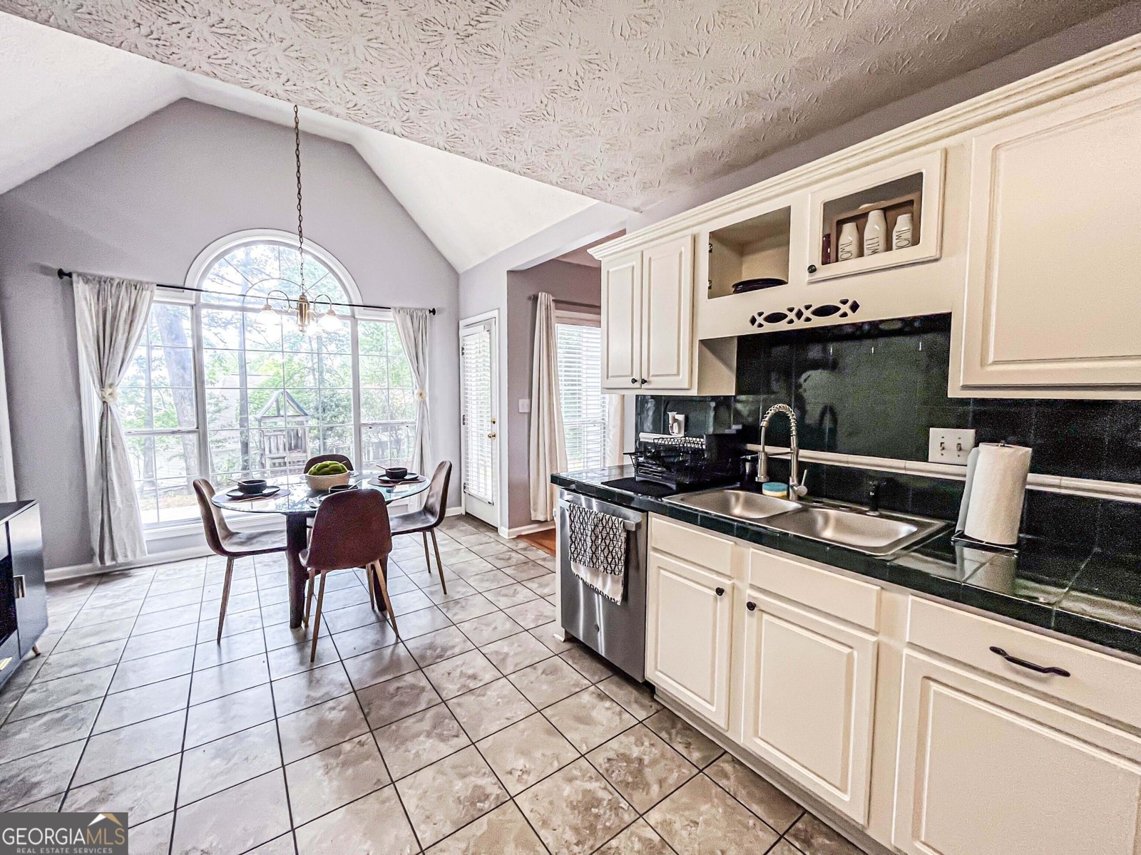 329 Royal Crescent Way Stockbridge - 12