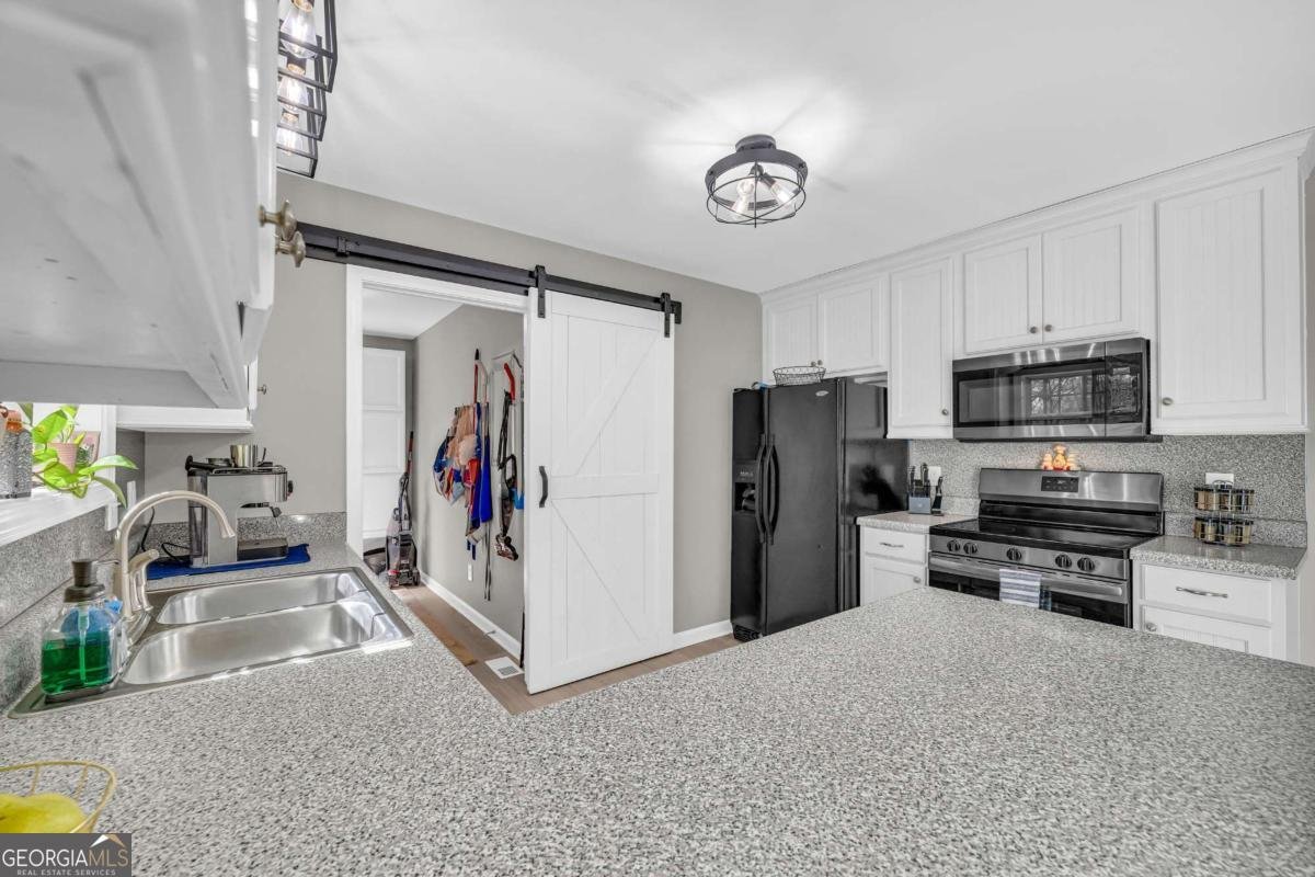 112 Barnes Circle Commerce - 10