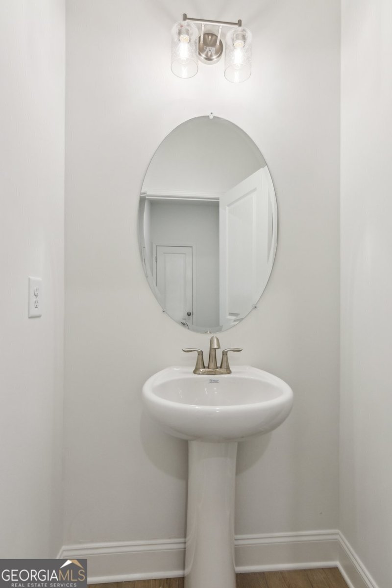 165 MILL CENTER Boulevard Athens - 27