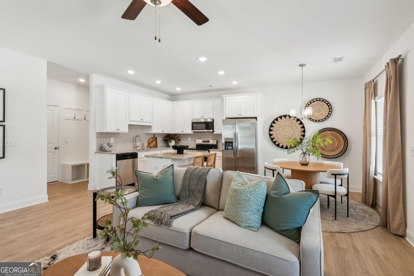 165 MILL CENTER Boulevard Athens - 30