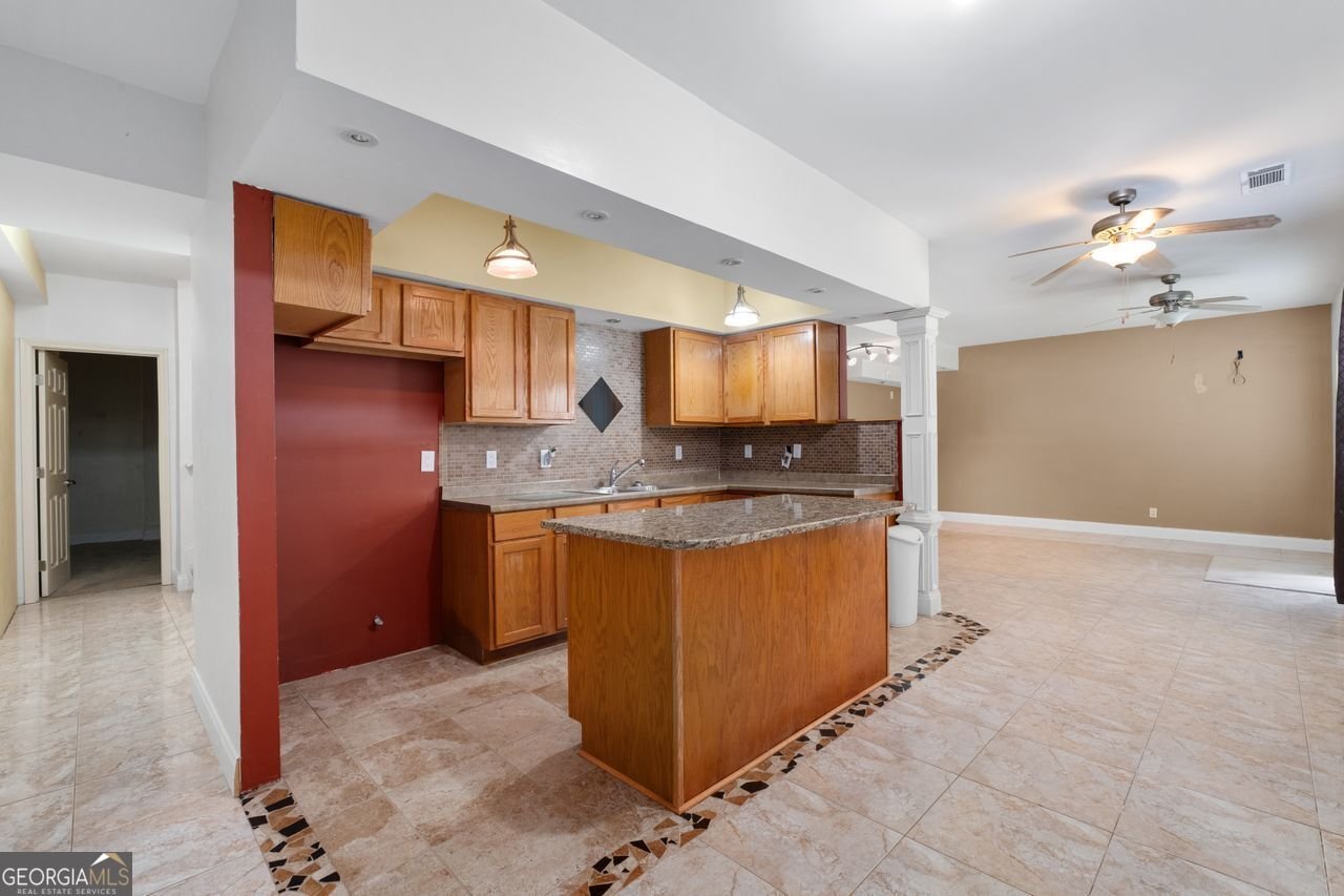 3717 SHADY MAPLE Drive Stonecrest - 34