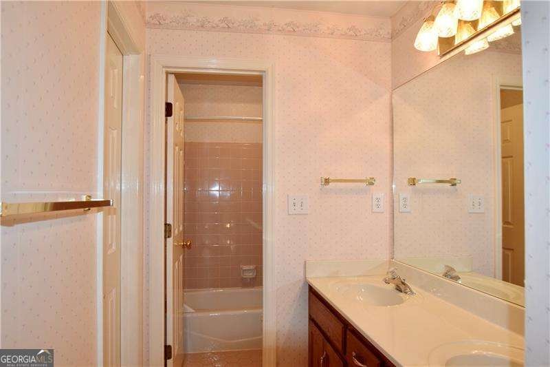 830 CRAMAC Drive Lawrenceville - 34