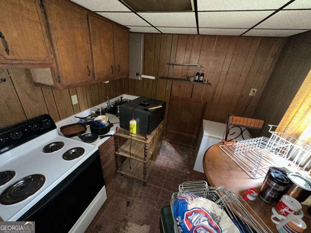 6068 Hickory Drive Forest Park - 4