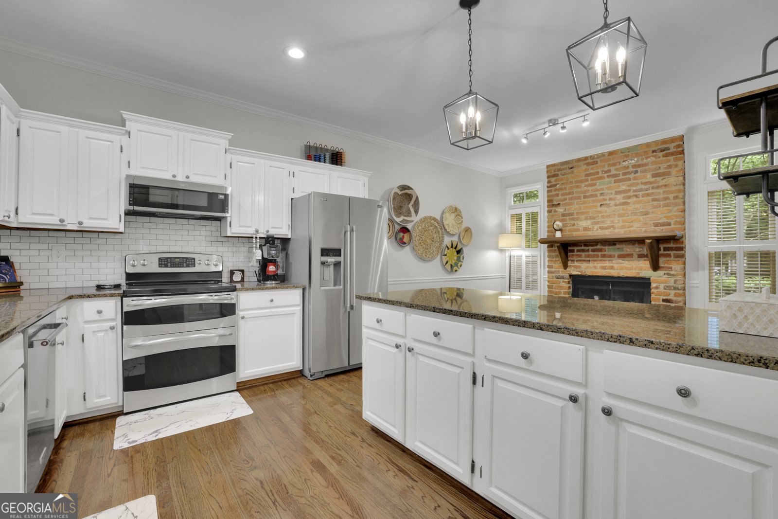 305 River Glen Drive Roswell - 6