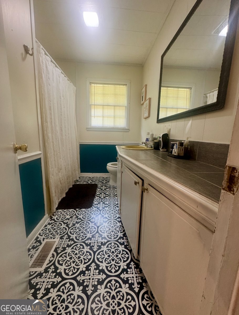 5534 Russell Avenue Eastman - 13