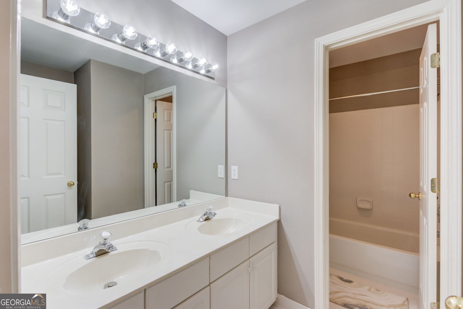 1721 Crowes Lake Court Lawrenceville - 34