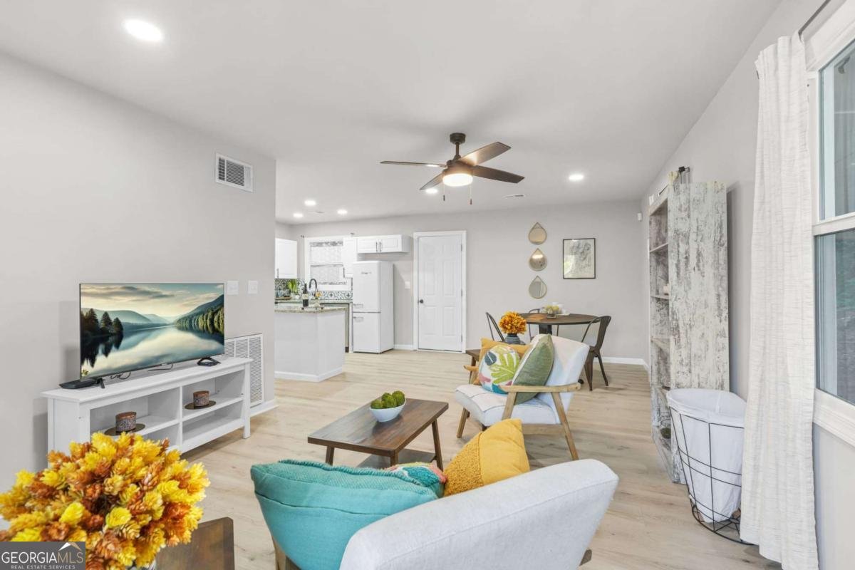390 Lincoln Place Atlanta - 4