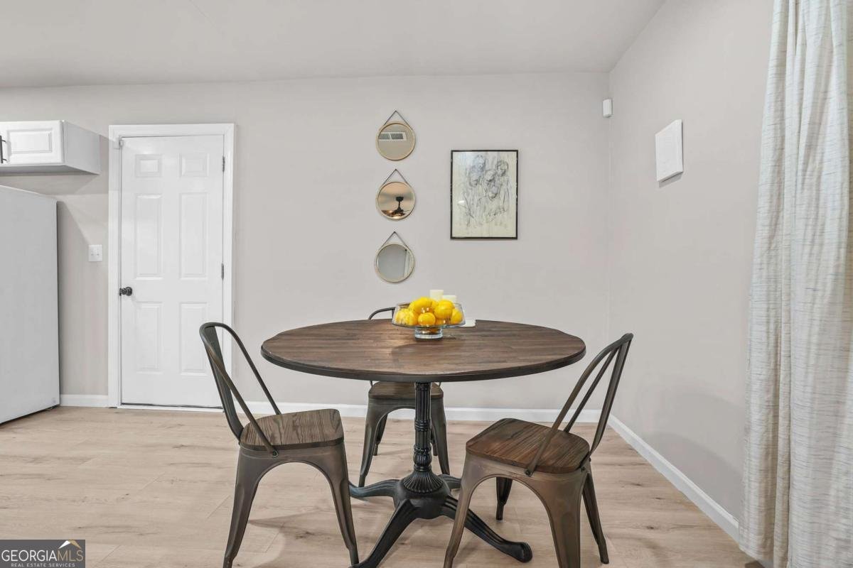 390 Lincoln Place Atlanta - 6
