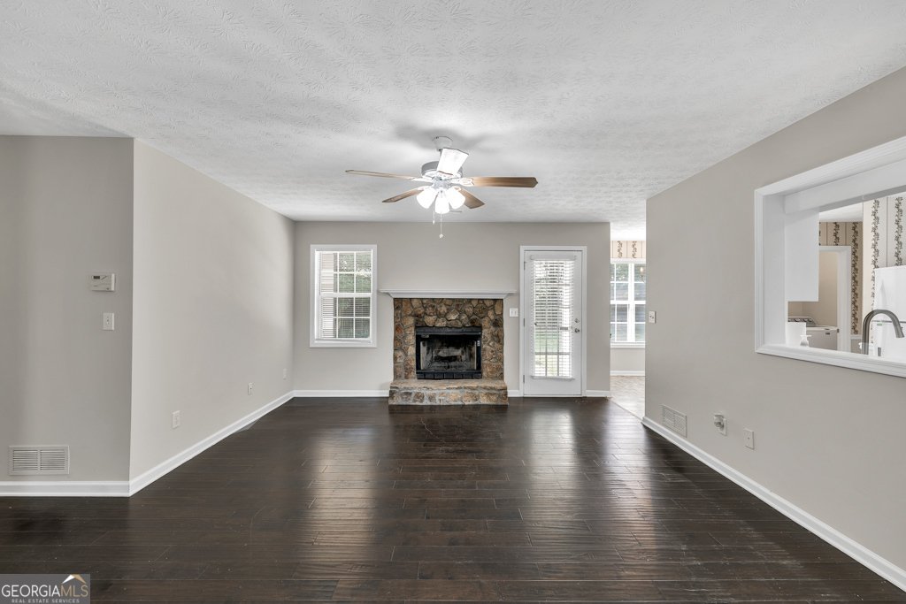 1510 Summer Lake Terrace Loganville - 4