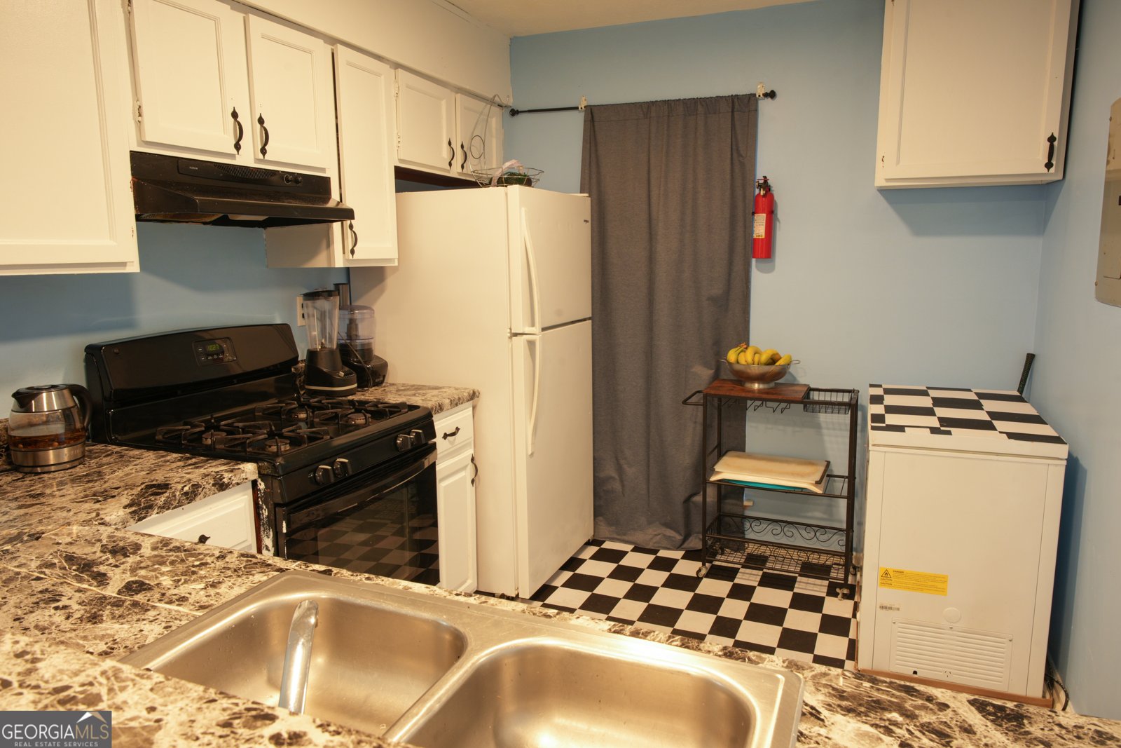 852 GLYNN OAKS Drive Clarkston - 22