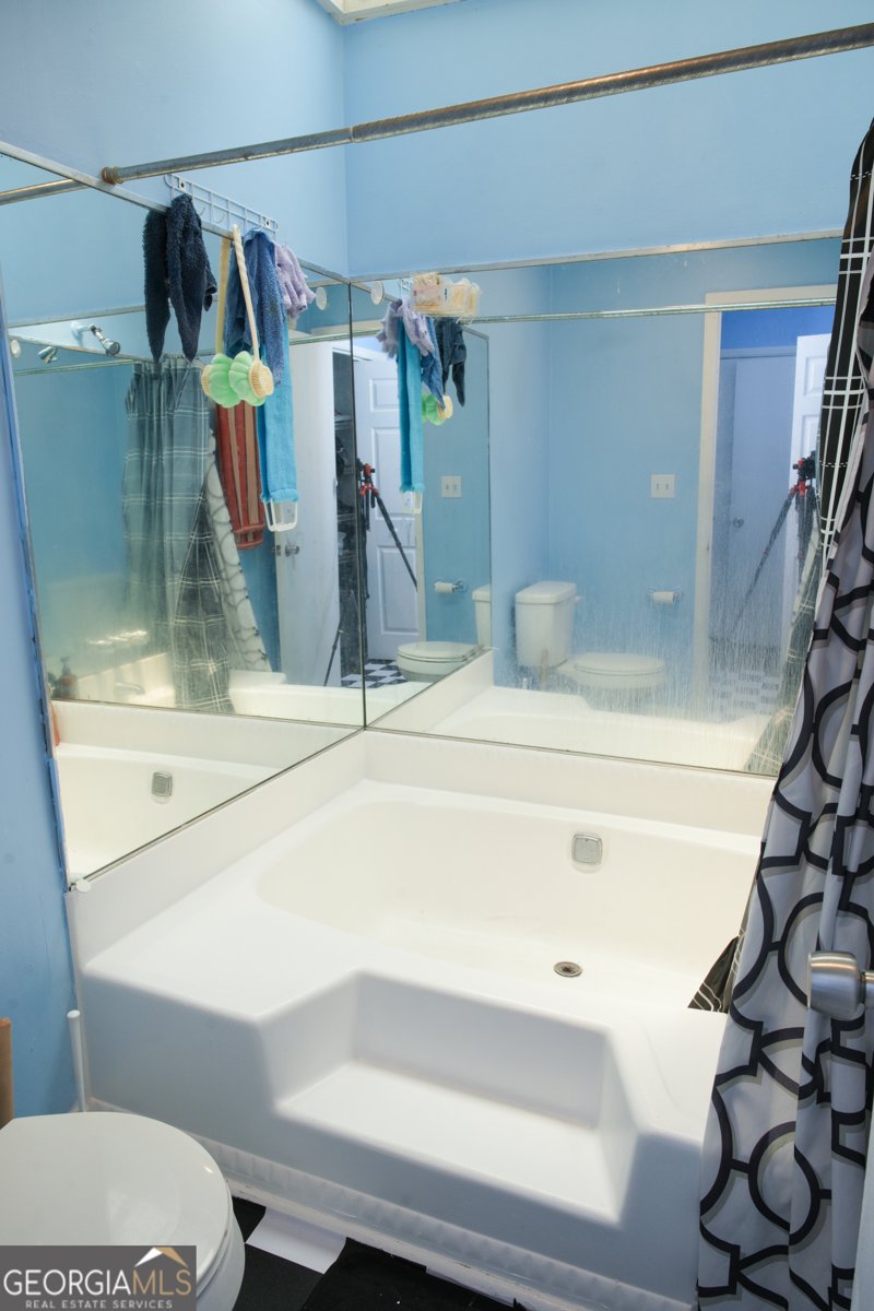 852 GLYNN OAKS Drive Clarkston - 25