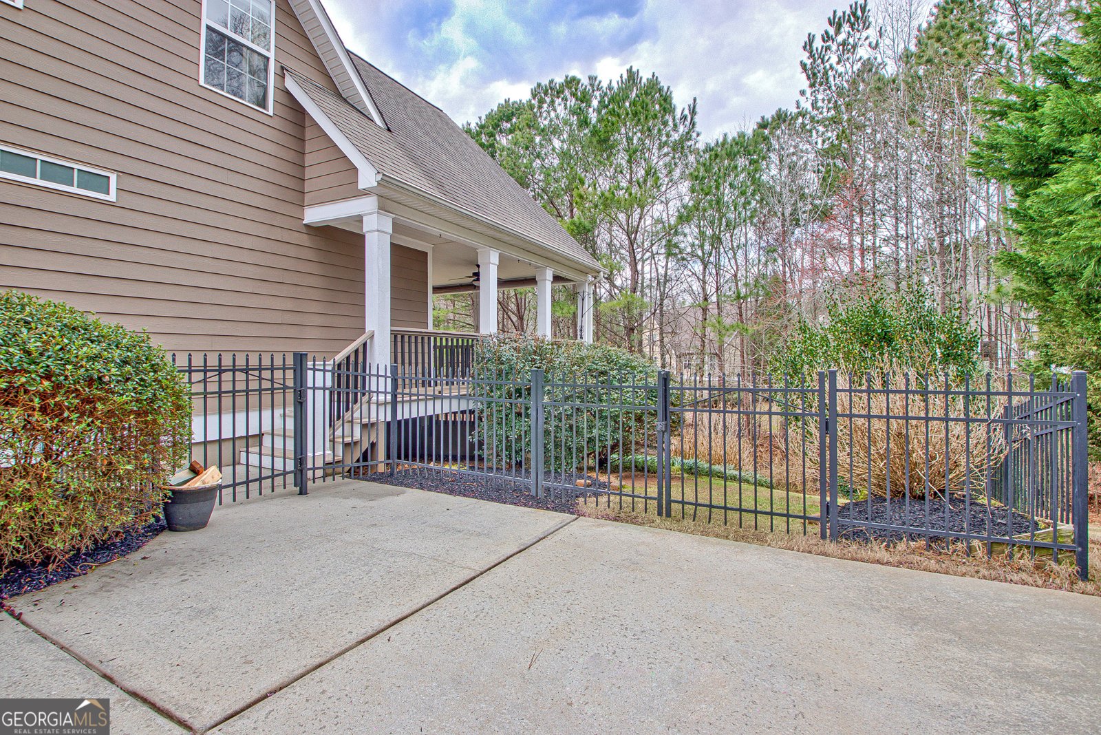 135 Edgewater Trail Fayetteville - 43