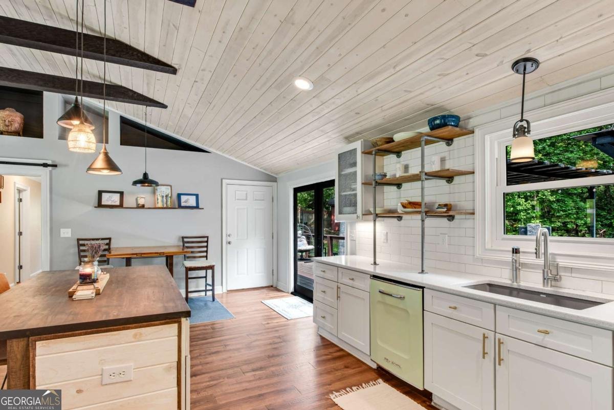 14905 Thompson Road Milton - 13