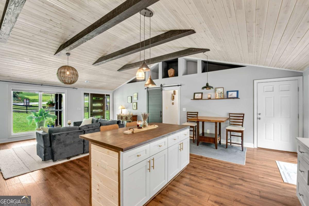 14905 Thompson Road Milton - 14