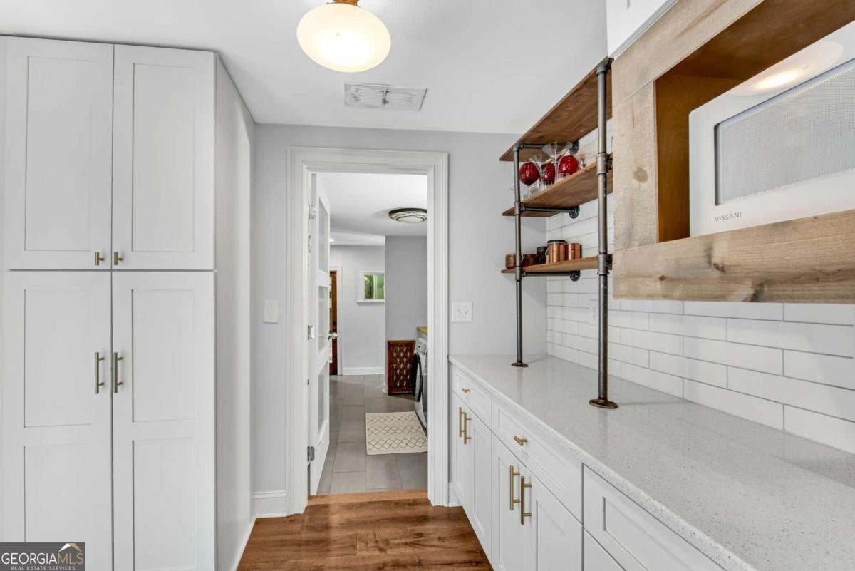 14905 Thompson Road Milton - 17