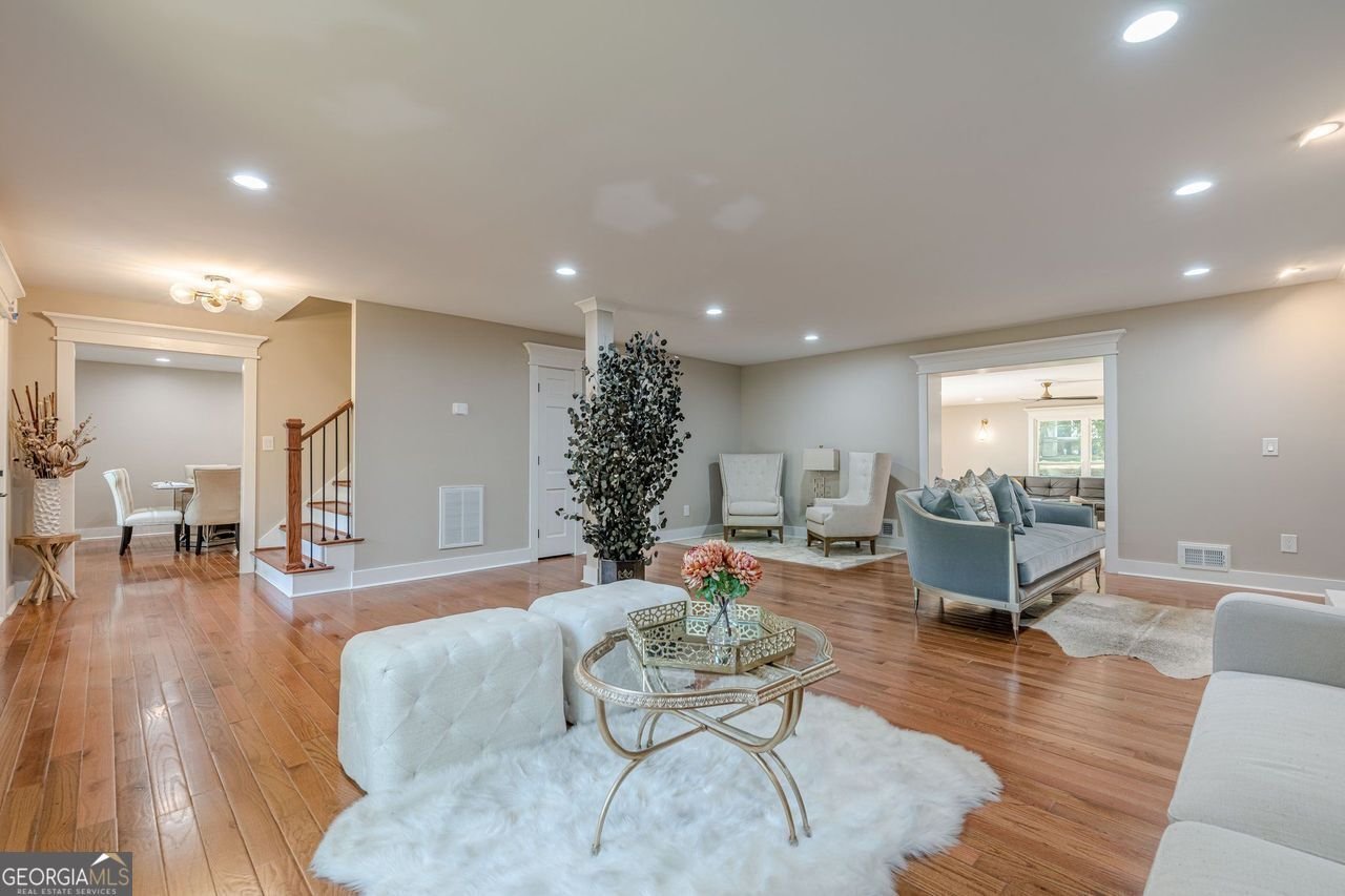 4446 HUNTINGTON Circle Atlanta - 18