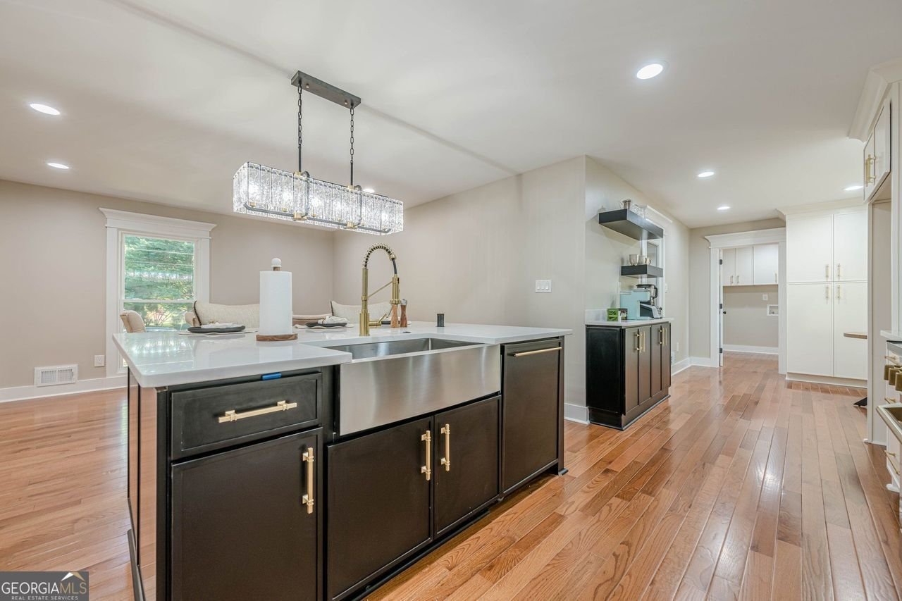 4446 HUNTINGTON Circle Atlanta - 25