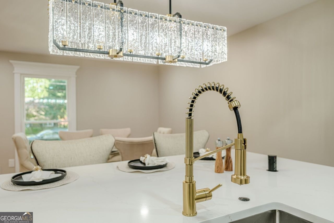 4446 HUNTINGTON Circle Atlanta - 27