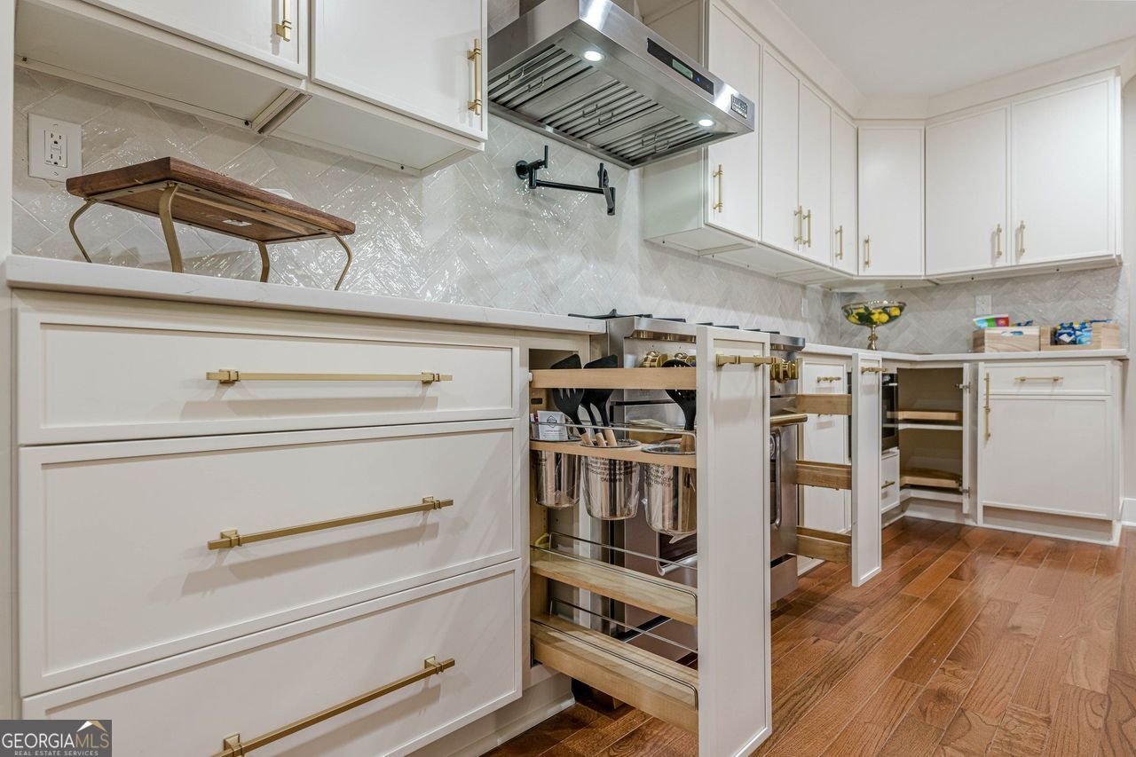 4446 HUNTINGTON Circle Atlanta - 32
