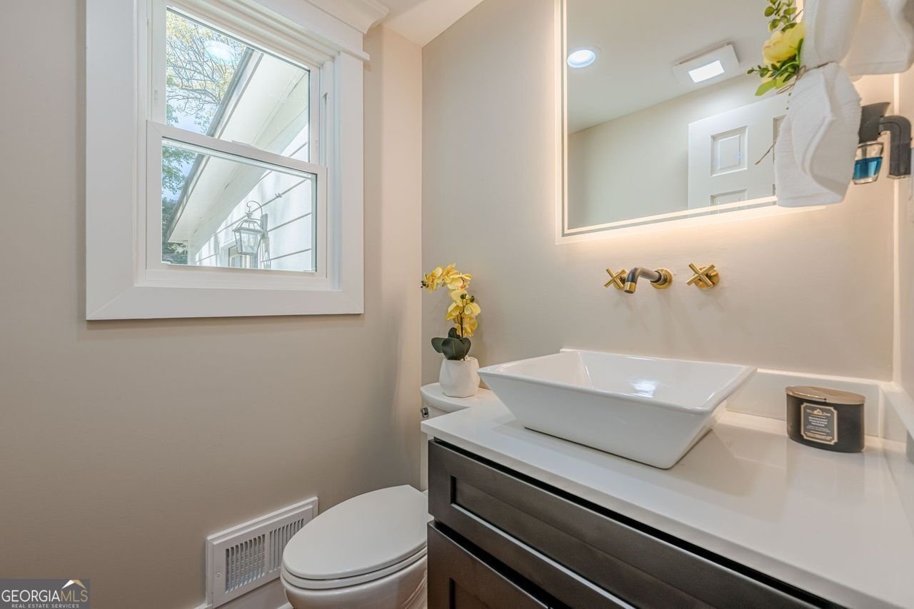 4446 HUNTINGTON Circle Atlanta - 37