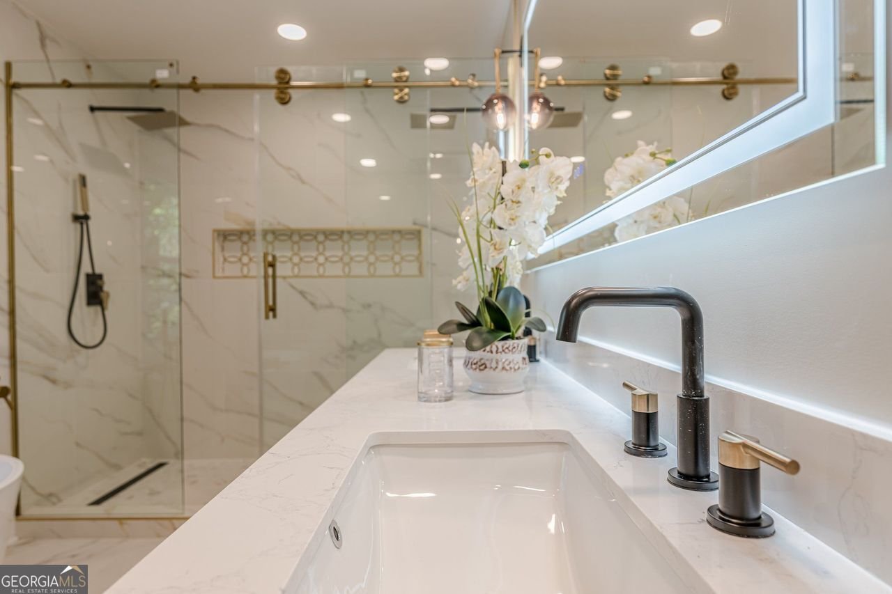 4446 HUNTINGTON Circle Atlanta - 45