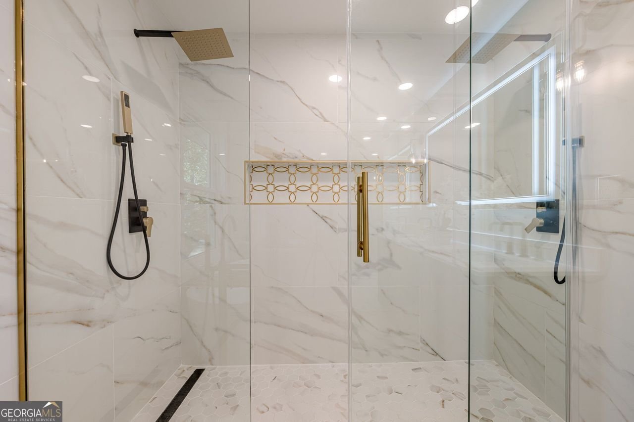 4446 HUNTINGTON Circle Atlanta - 48