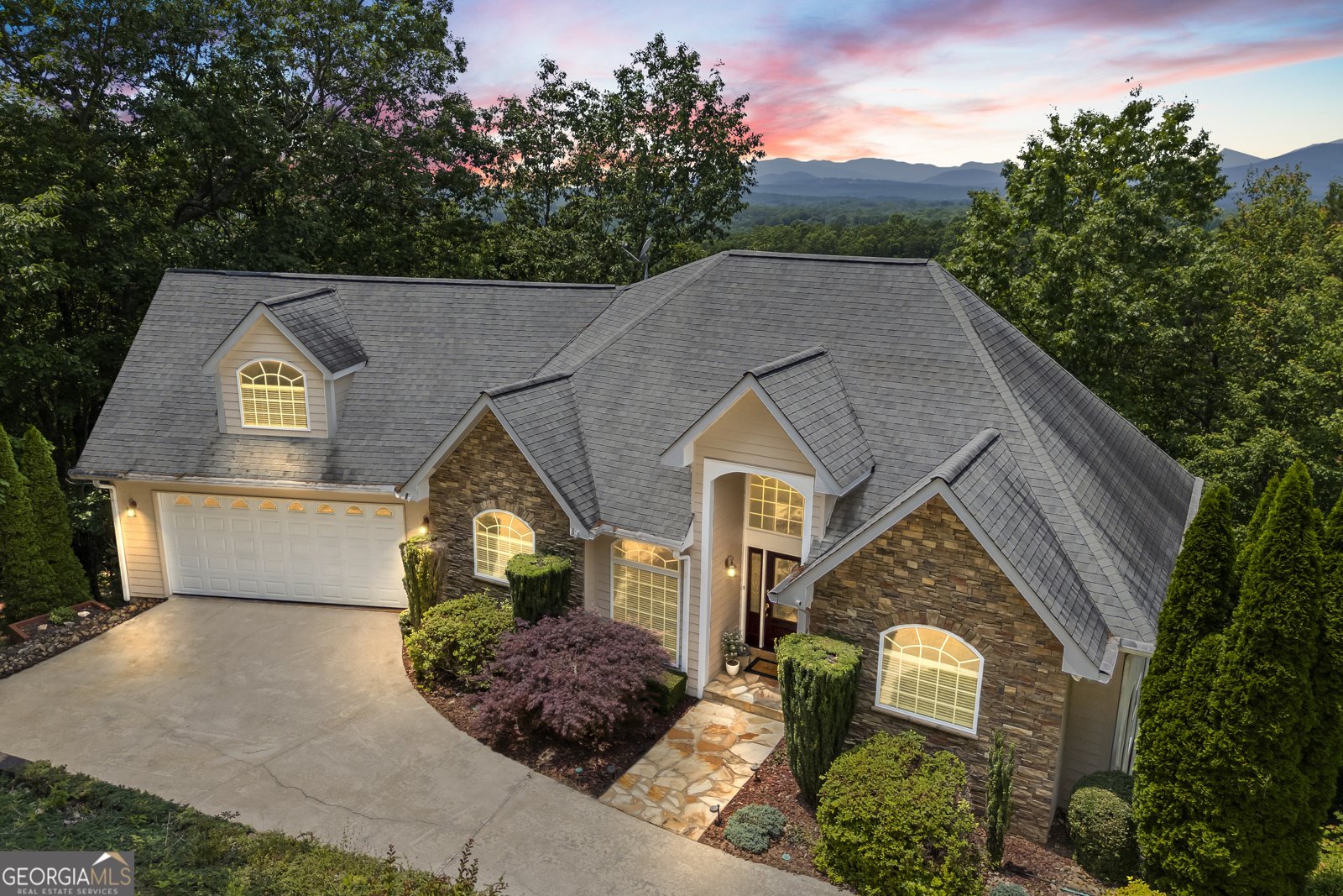 894 Oak Pointe Drive Cleveland - 1