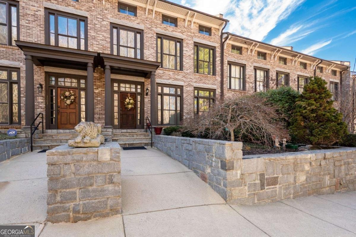 1605 RIDENOUR Parkway Kennesaw - 39