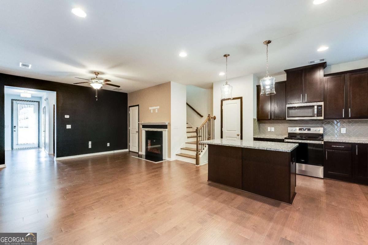 992 Belfry Terrace Fairburn - 10