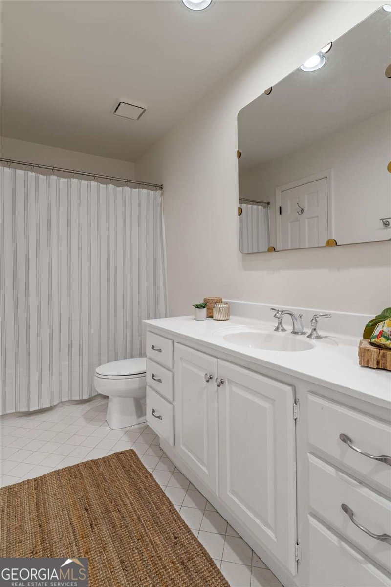 11785 Mountain Laurel Drive Roswell - 40
