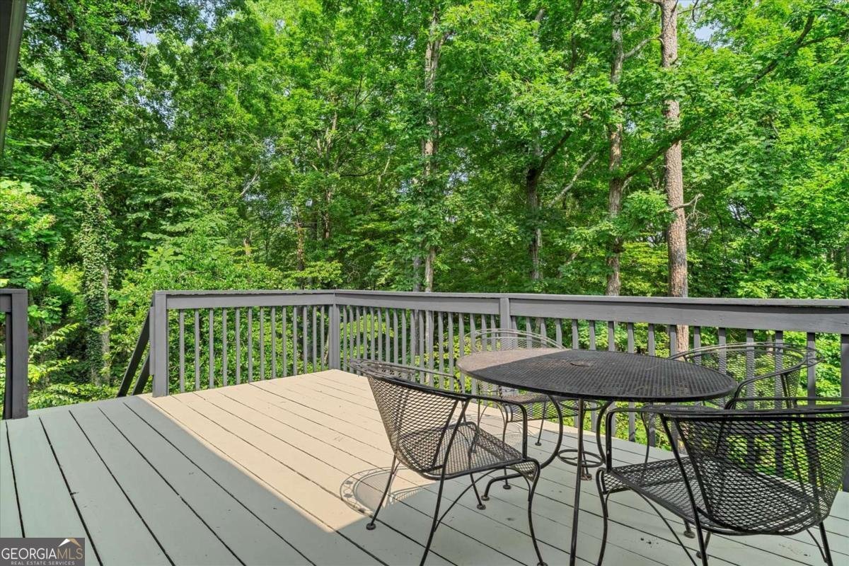 11785 Mountain Laurel Drive Roswell - 44