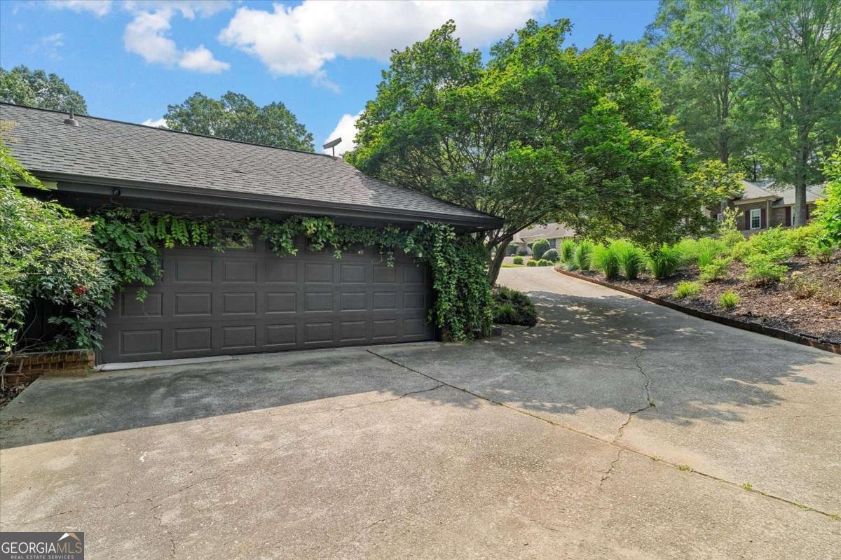 11785 Mountain Laurel Drive Roswell - 46