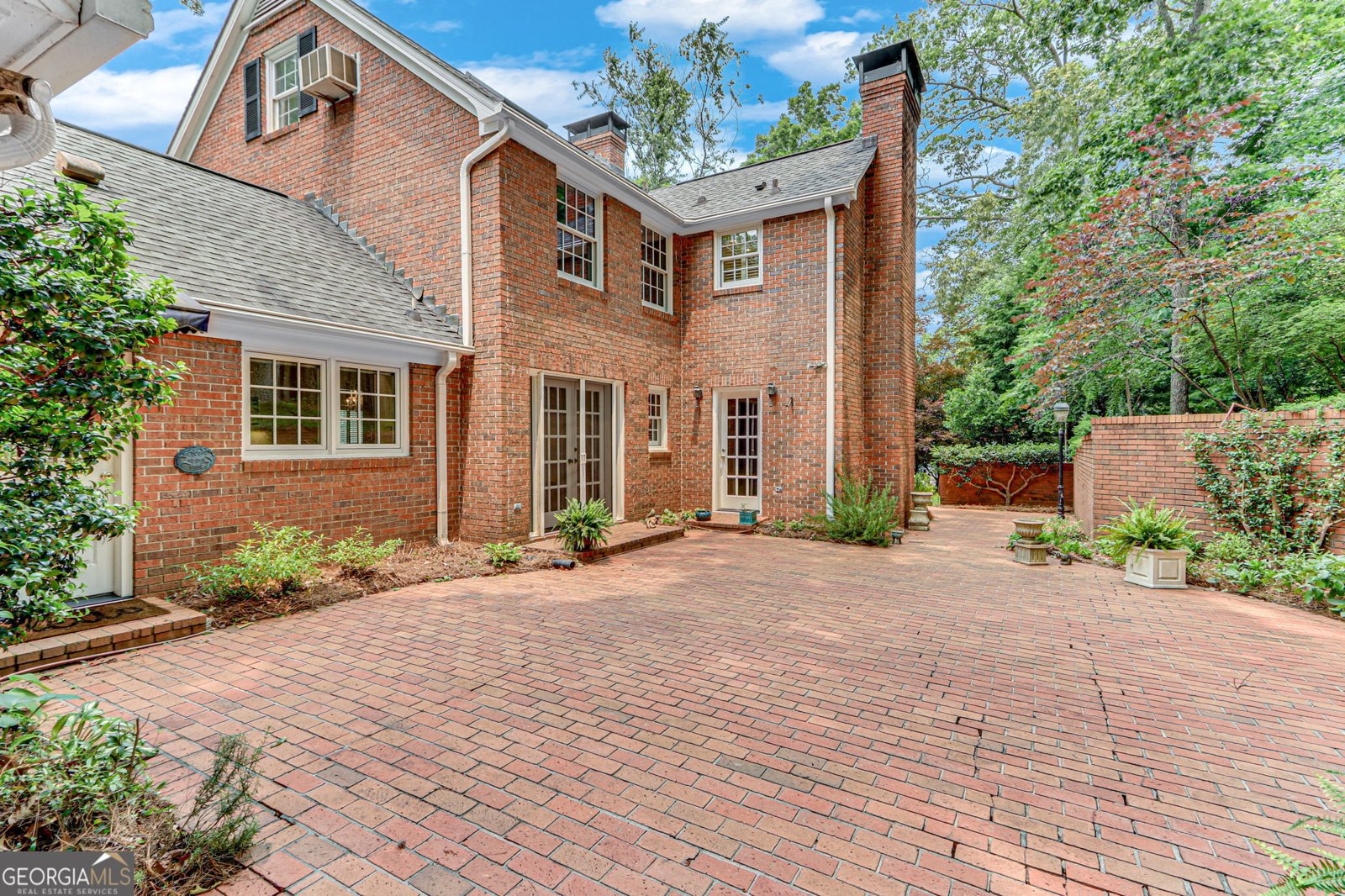 2626 Club Drive Gainesville - 28