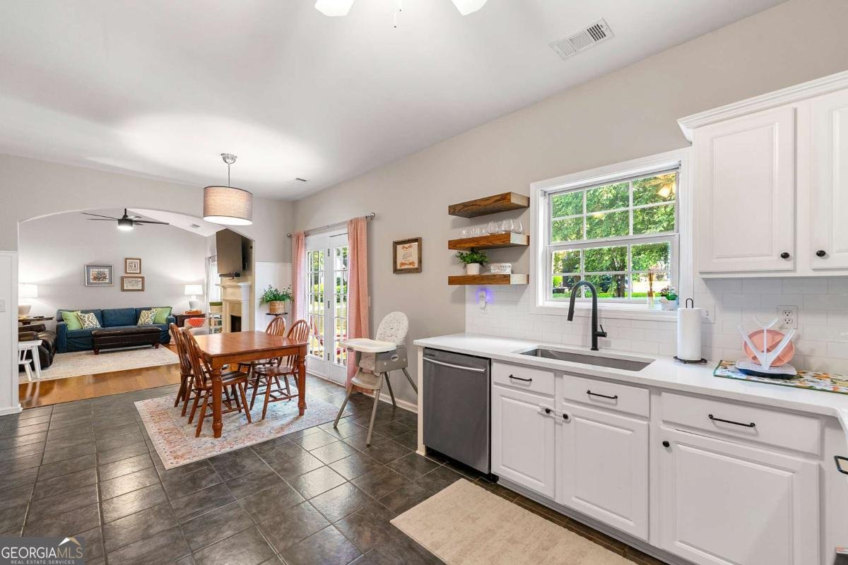 1612 Silver Oak Drive Austell - 13